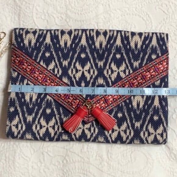 NWOT! JustFab Aaron Clutch Crossbody Purse Embellished Embroidered Design - Picture 9 of 10